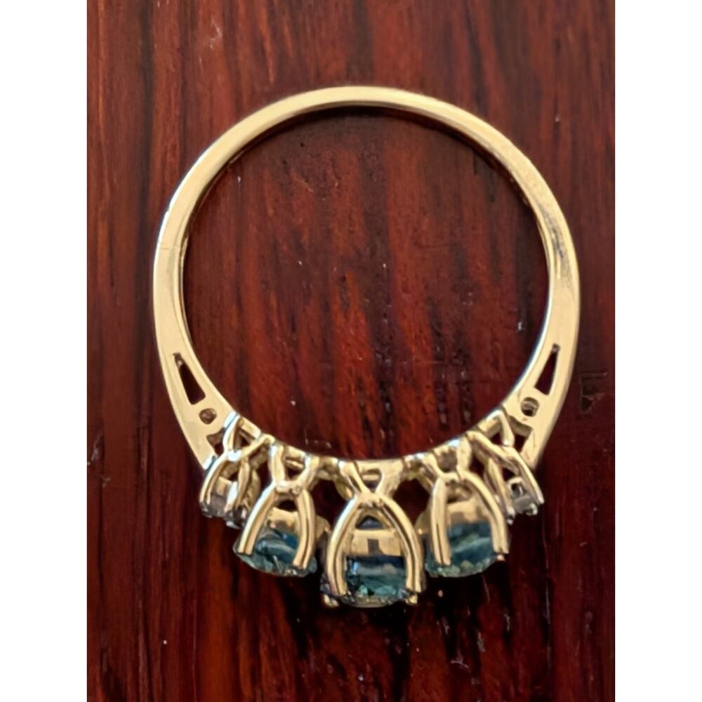 14K YELLOW GOLD Ring Size 6.75 With 3 Oval Aquamarine & 4 TINY DIAMOND Stones - Picture 3 of 9
